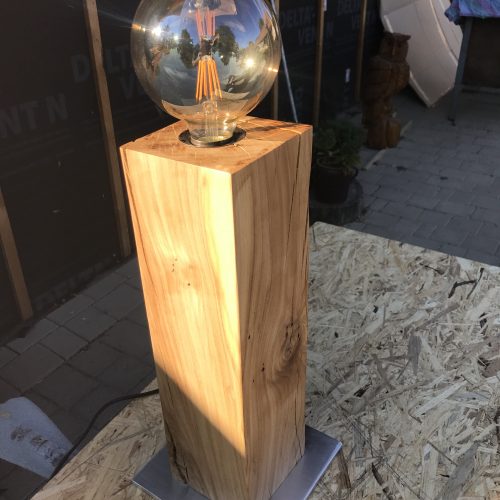 fertige Lampe, Ulme 15x15 poliert und geölt, Aluminium, Edison Lampe