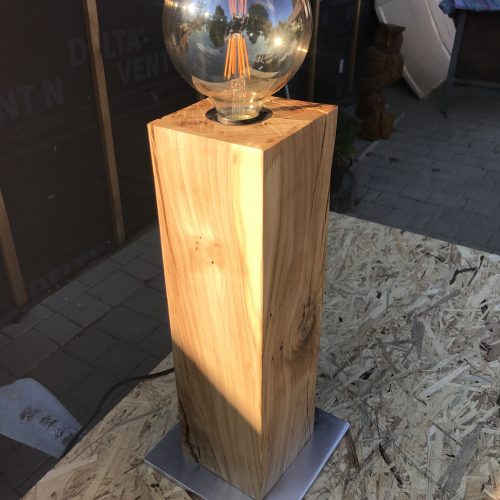 fertige Lampe, Ulme 15x15 poliert und geölt, Aluminium, Edison Lampe