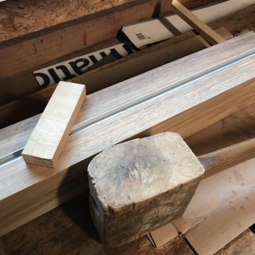 Stehlampe_Walnuss_10x10x100 - Aluprofil einschlagen